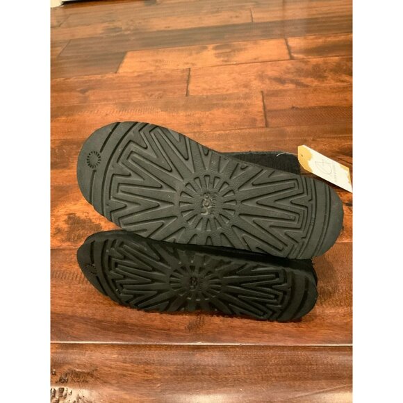 Ugg Australia Black Quilted Knit Short Ankle Boots F3011G, Size 5 (US) - Picture 7 of 8